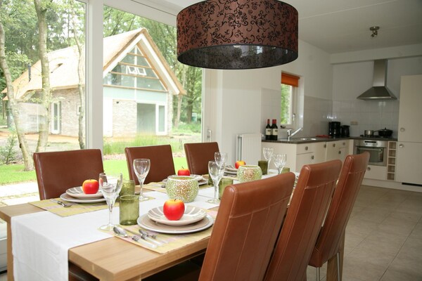 Foto van Wellness Villa | Finse sauna - Vakantiehuis in Ruinen - DiningRoom
