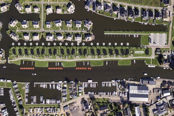 Foto van Docklodge in Friesland met eigen aanlegplaats - Vakantiehuis in Delfstrahuizen - ParkFacilities