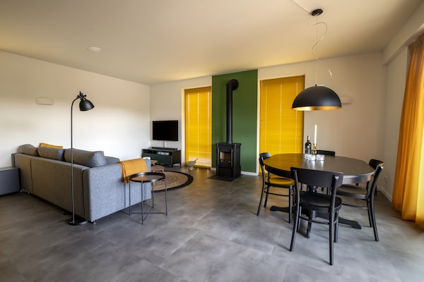 Foto van Villa in Friesland met tuin en terras - Vakantiehuis in Sint Nicolaasga - LivingRoom