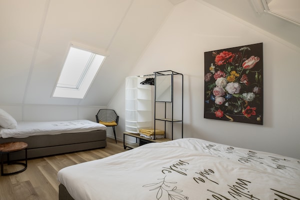 Foto van Villa in Friesland met tuin en terras - Vakantiehuis in Sint Nicolaasga - BedRoom