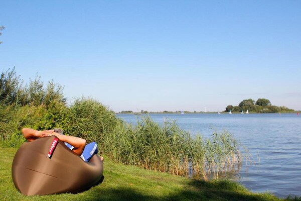 Foto van Villa met tuin, op vakantiepark aan het water - Vakantiehuis in Idskenhuizen - AreaSummer20KM
