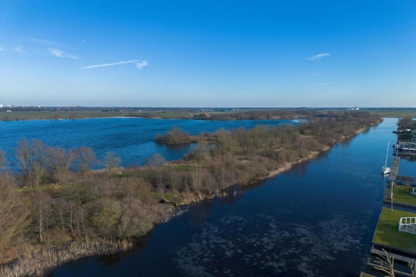 Foto van Villa met tuin, op vakantiepark aan het water - Vakantiehuis in Idskenhuizen - AreaSummer20KM