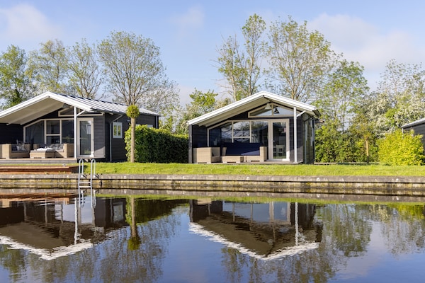 Foto van Modern chalet vlakbij het Sneekse Meer - Vakantiehuis in Terkaple - ExteriorSummer