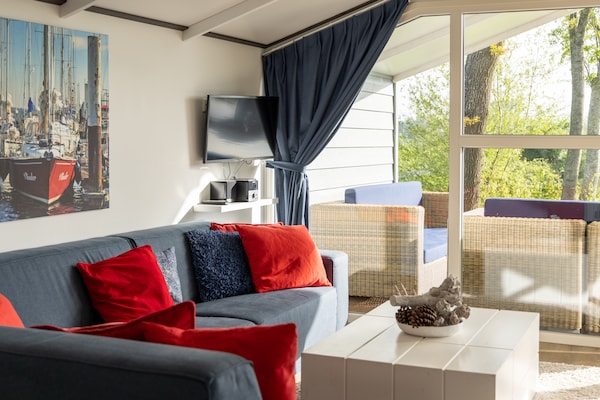 Foto van Modern chalet vlakbij het Sneekse Meer - Vakantiehuis in Terkaple - LivingRoom