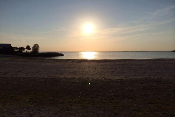 Foto van Vakantiehuis aan het water in Friesland - Vakantiehuis in Makkum - AreaSummer20KM