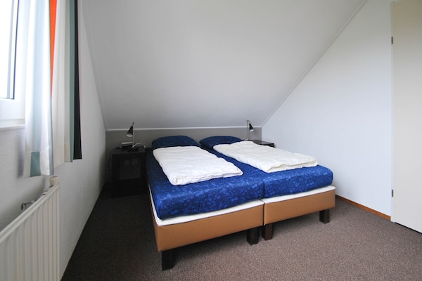 Foto van Vakantiehuis aan het water in Friesland - Vakantiehuis in Makkum - BedRoom