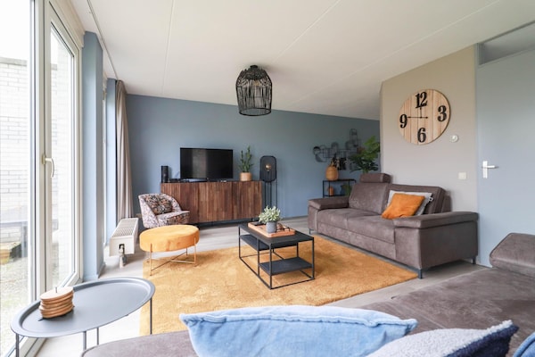 Foto van Vakantiehuis aan het water in Friesland - Vakantiehuis in Makkum - Untagged
