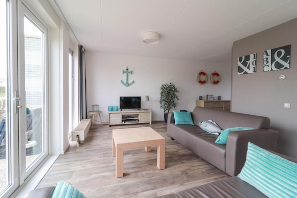 Foto van Vakantiehuis aan het water in Friesland - Vakantiehuis in Makkum - Untagged
