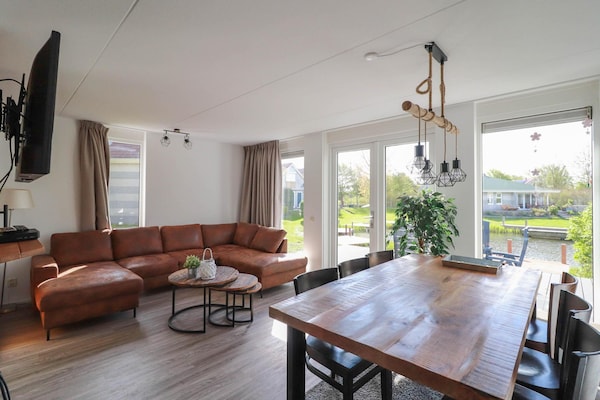 Foto van Vakantiehuis aan het water in Friesland - Vakantiehuis in Makkum - Untagged