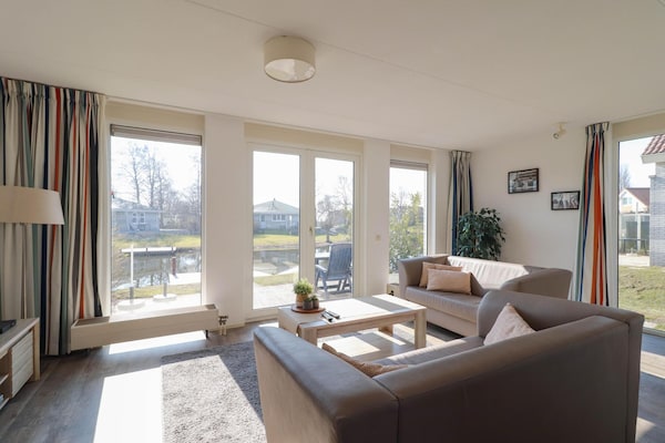 Foto van Vakantiehuis aan het water in Friesland - Vakantiehuis in Makkum - Untagged