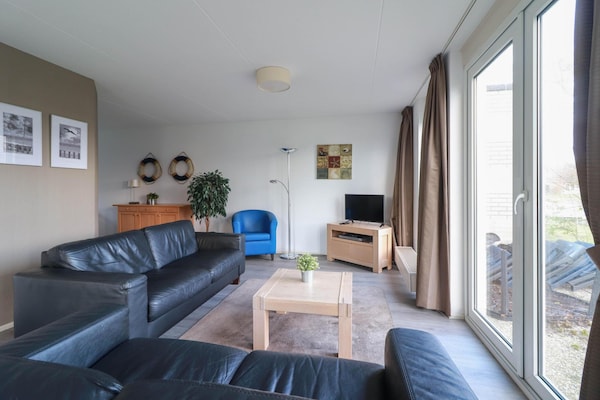 Foto van Vakantiehuis aan het water in Friesland - Vakantiehuis in Makkum - Untagged