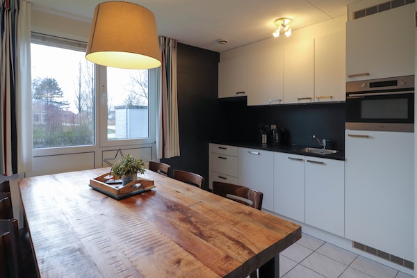 Foto van Vakantiehuis aan het water in Friesland - Vakantiehuis in Makkum - Untagged