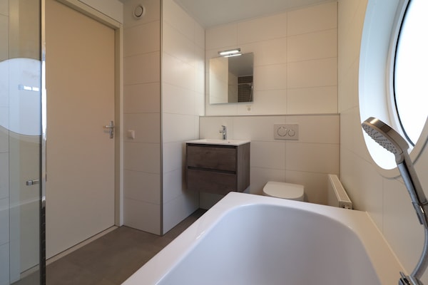 Foto van Vakantiehuis aan het water in Friesland - Vakantiehuis in Makkum - Untagged