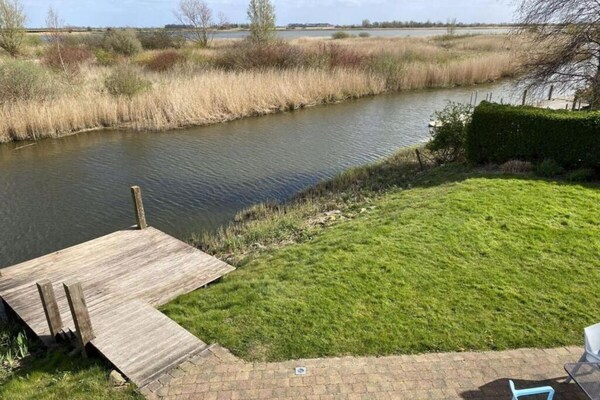 Foto van Ruime villa in een vakantiepark in Makkum - Vakantiehuis in Makkum - AreaSummer5KM