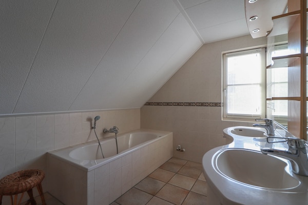 Foto van Ruime villa in een vakantiepark in Makkum - Vakantiehuis in Makkum - Untagged