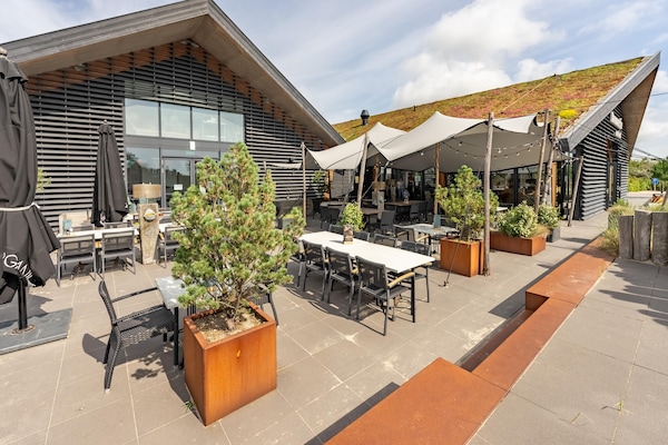 Foto van Ameland Lodge met Veranda - Vakantiehuis in Hollum - ParkFacilities