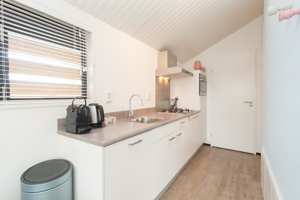 Foto van Ameland Lodge met Veranda - Vakantiehuis in Hollum - Kitchen