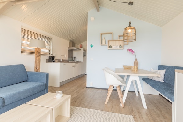 Foto van Ameland Lodge met Veranda - Vakantiehuis in Hollum - DiningRoom