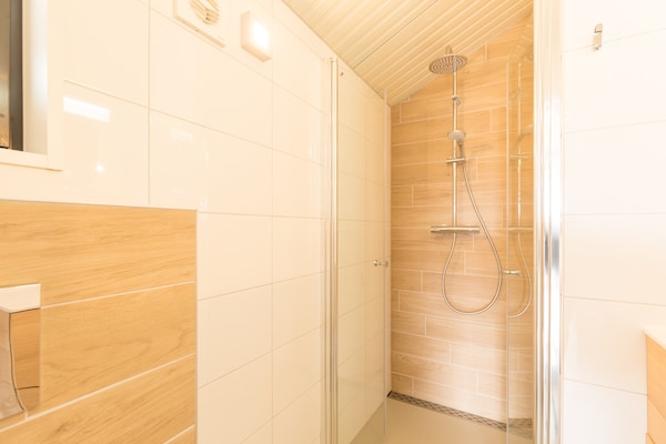 Foto van Ameland Lodge met Veranda - Vakantiehuis in Hollum - BathRoom