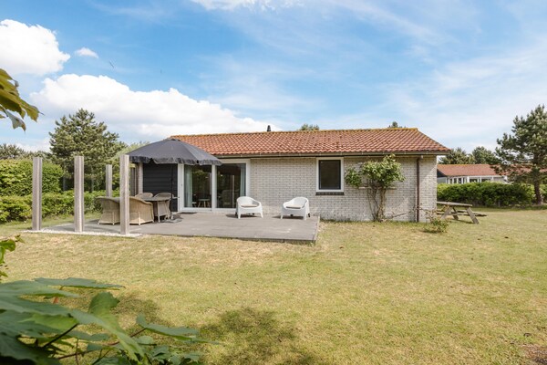 Foto van Gezellige bungalow op 1,5 km van het strand - Vakantiehuis in Hollum - LivingRoom