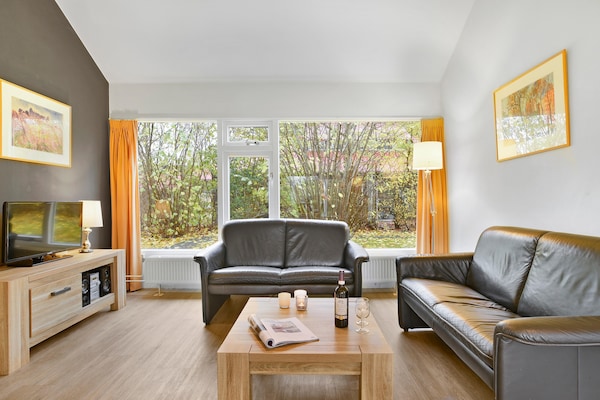 Foto van Charmante Parkwoning in Drenthe - Vakantiehuis in Midlaren - LivingRoom