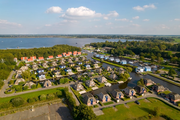 Foto van Villa aan het water nabij Groningen - Vakantiehuis in Midlaren - AreaSummer1KM