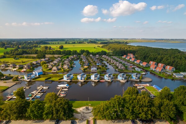Foto van Villa aan het water nabij Groningen - Vakantiehuis in Midlaren - AreaSummer1KM