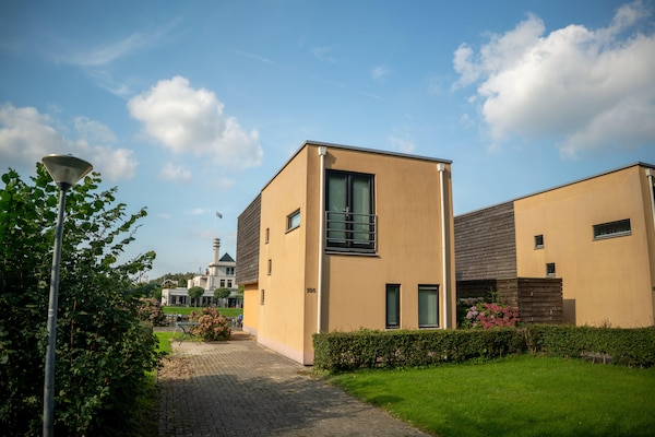 Foto van Woning aan het water in Drenthe - Vakantiehuis in Midlaren - ExteriorSummer