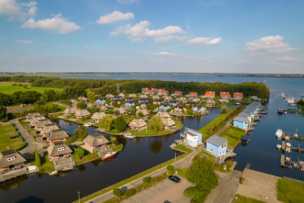 Foto van Woning aan het water in Drenthe - Vakantiehuis in Midlaren - AreaSummer1KM