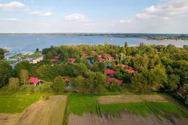 Foto van Woning aan het water in Drenthe - Vakantiehuis in Midlaren - AreaSummer1KM