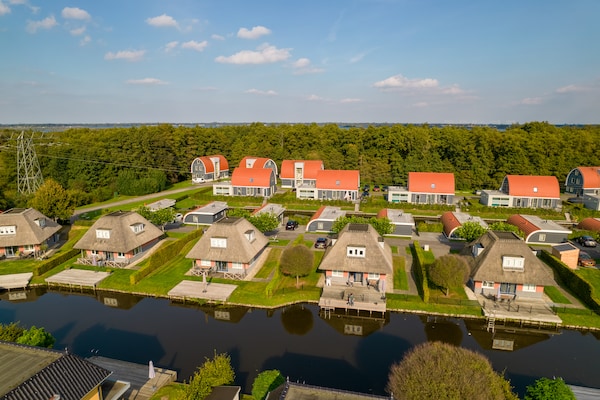 Foto van Woning aan het water in Drenthe - Vakantiehuis in Midlaren - AreaSummer1KM