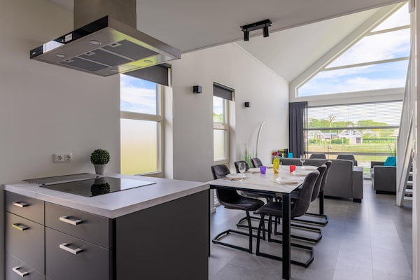 Foto van Moderne wellnessvilla met sauna - Vakantiehuis in Tynaarlo - DiningRoom