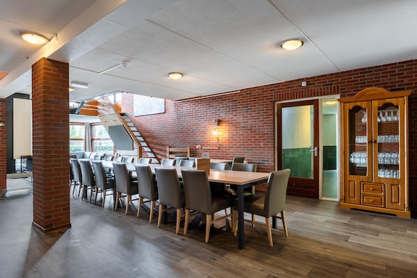 Foto van Grote huisdiervriendelijke lodge - Vakantiehuis in Gasselternijveen - DiningRoom