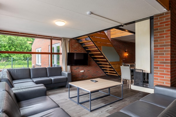 Foto van Grote huisdiervriendelijke lodge - Vakantiehuis in Gasselternijveen - LivingRoom