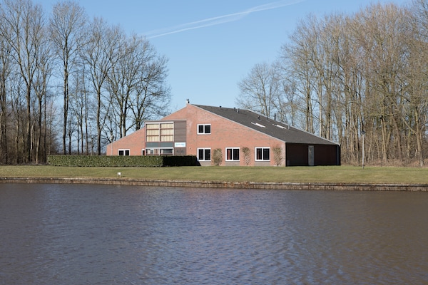 Foto van Grote huisdiervriendelijke lodge - Vakantiehuis in Gasselternijveen - ExteriorSummer