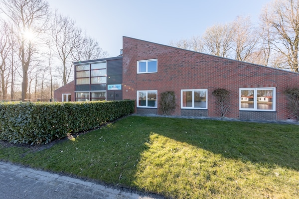 Foto van Grote huisdiervriendelijke lodge - Vakantiehuis in Gasselternijveen - ExteriorSummer