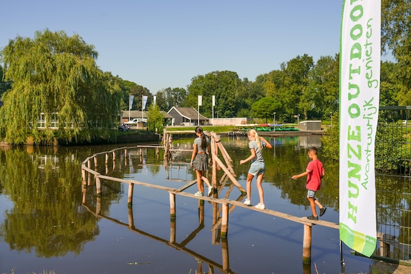 Foto van Gezellig chalet met toegang tot het zwembad - Vakantiehuis in Gasselternijveen - ParkFacilities