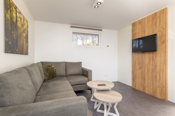 Foto van Gezellig chalet met toegang tot het zwembad - Vakantiehuis in Gasselternijveen - LivingRoom