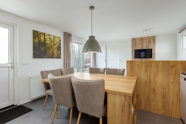 Foto van Modern chalet nabij bos - Vakantiehuis in Gasselternijveen - DiningRoom