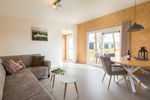 Foto van Wellnessverblijf met sauna - Vakantiehuis in Borger - LivingRoom