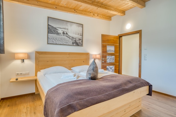 Foto van Vakantiehuis in Neukirchen met Bergzicht - Vakantiehuis in Neukirchen - BedRoom