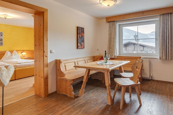 Foto van Appartement in Fügen bij Spieljochbaan - Vakantiehuis in Fügen - DiningRoom