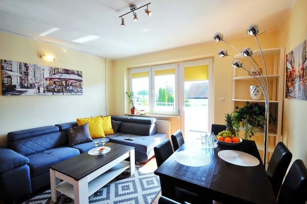 Foto van Appartement met balkon vlakbij het strand - Vakantiehuis in Ustronie Morskie - LivingRoom