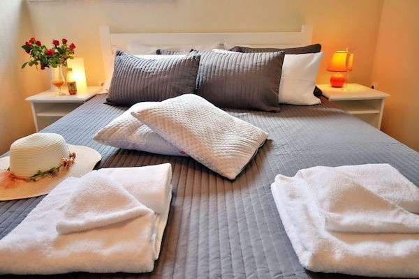 Foto van 3-kamerappartement met balkon, dichtbij het strand - BedRoom
