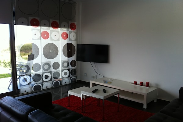 Foto van Villa in Portugal met Zeezicht & Zwembad - Vakantiehuis in Lourinhã - LivingRoom
