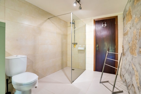 Foto van Huisje met gedeeld zwembad - Vakantiehuis in Abragão-Penafiel - BathRoom